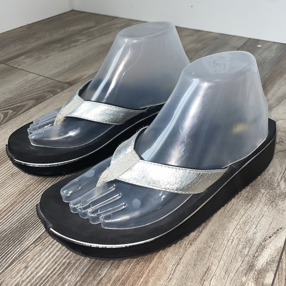 Volatile Wedge Flip Flop Thong Sandal Women's Size 9 Black Basket weave EUC